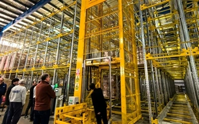 Shuttle-Rack-System: Maximierung der Lagerlagerung mit hoher-Dichte